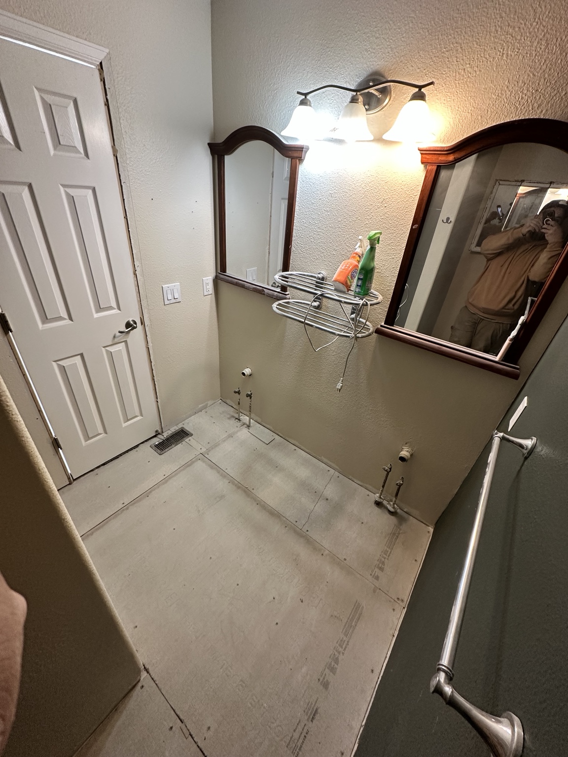 Bathroom renovation before demolition